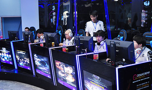 实力和坚持 实力和坚持